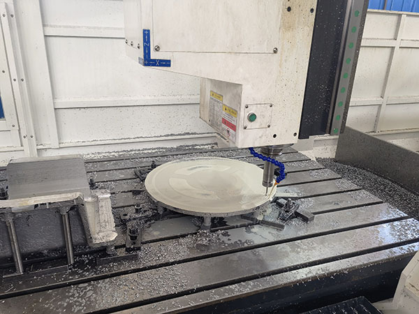 生產設備（數控加工中（zhōng）心）